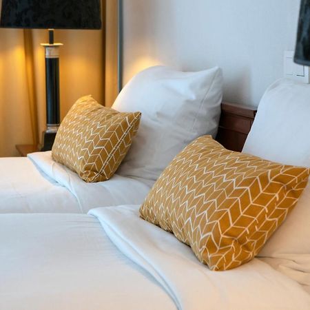 Hotel De Blaauwe Leeuw แตร์นอยเชิน ภายนอก รูปภาพ