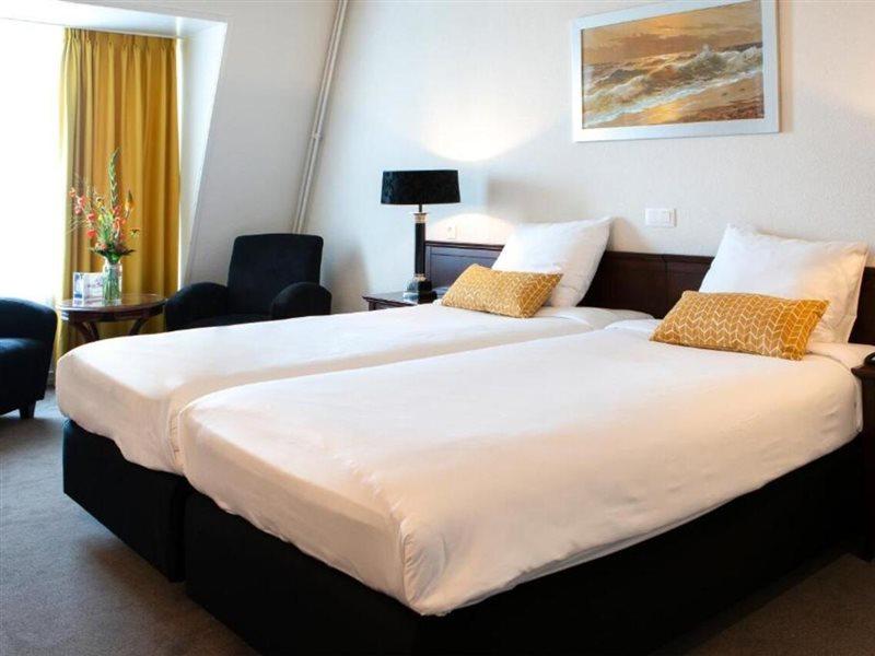 Hotel De Blaauwe Leeuw แตร์นอยเชิน ภายนอก รูปภาพ