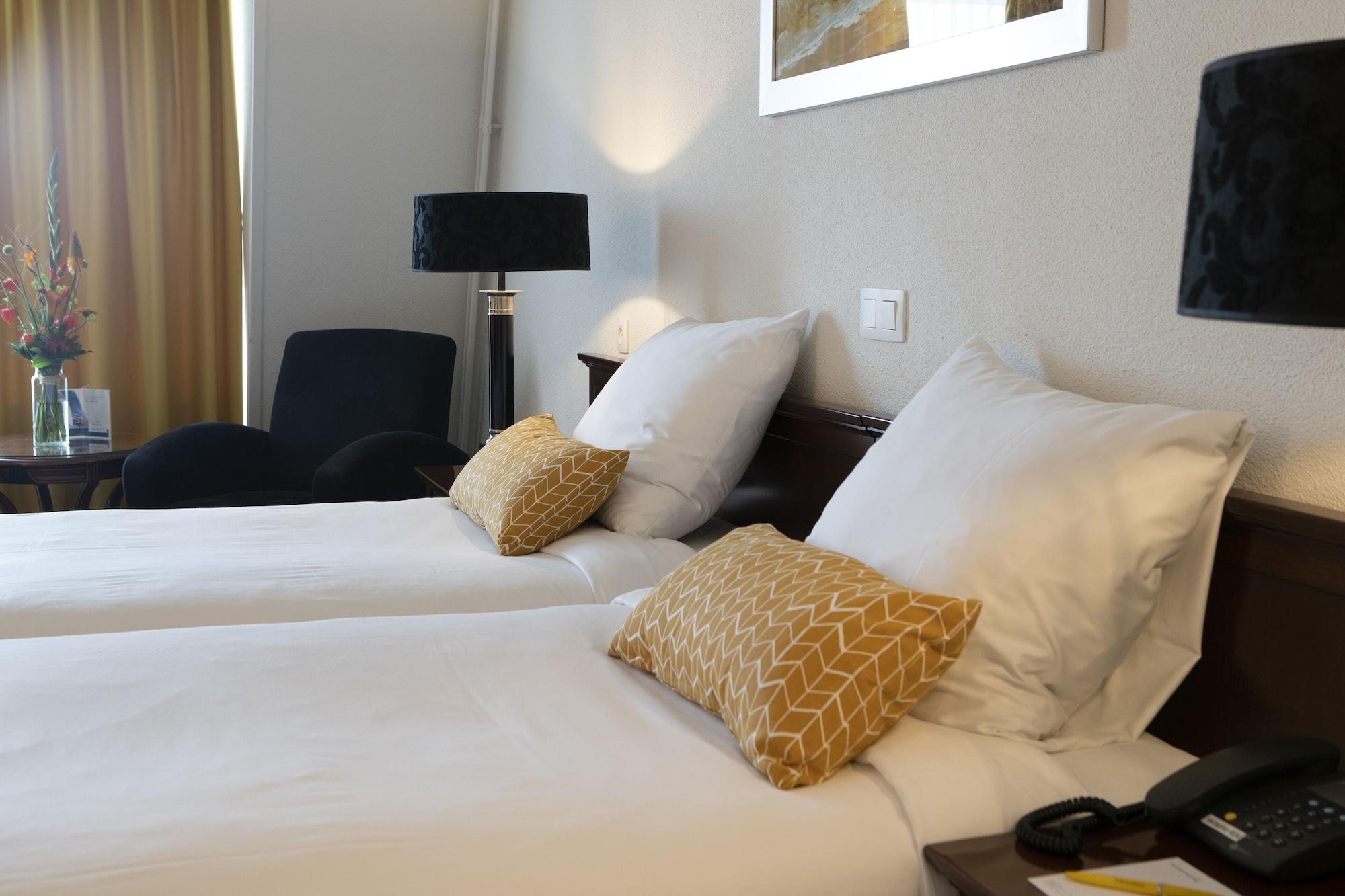 Hotel De Blaauwe Leeuw แตร์นอยเชิน ภายนอก รูปภาพ