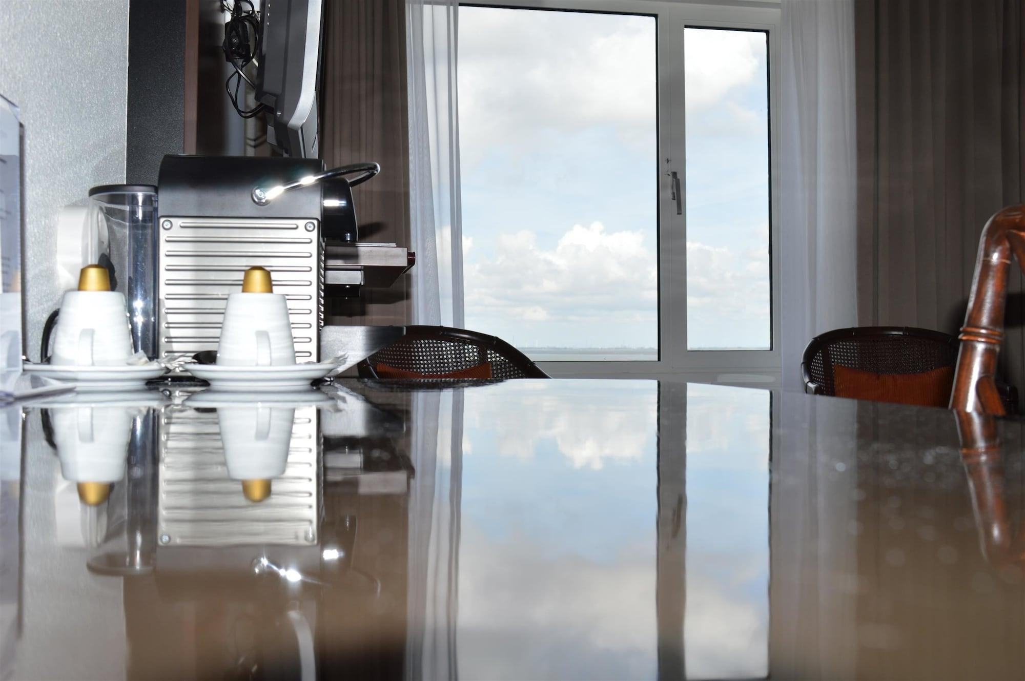 Hotel De Blaauwe Leeuw แตร์นอยเชิน ภายนอก รูปภาพ