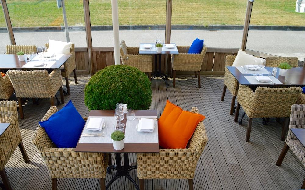 Hotel De Blaauwe Leeuw แตร์นอยเชิน ภายนอก รูปภาพ