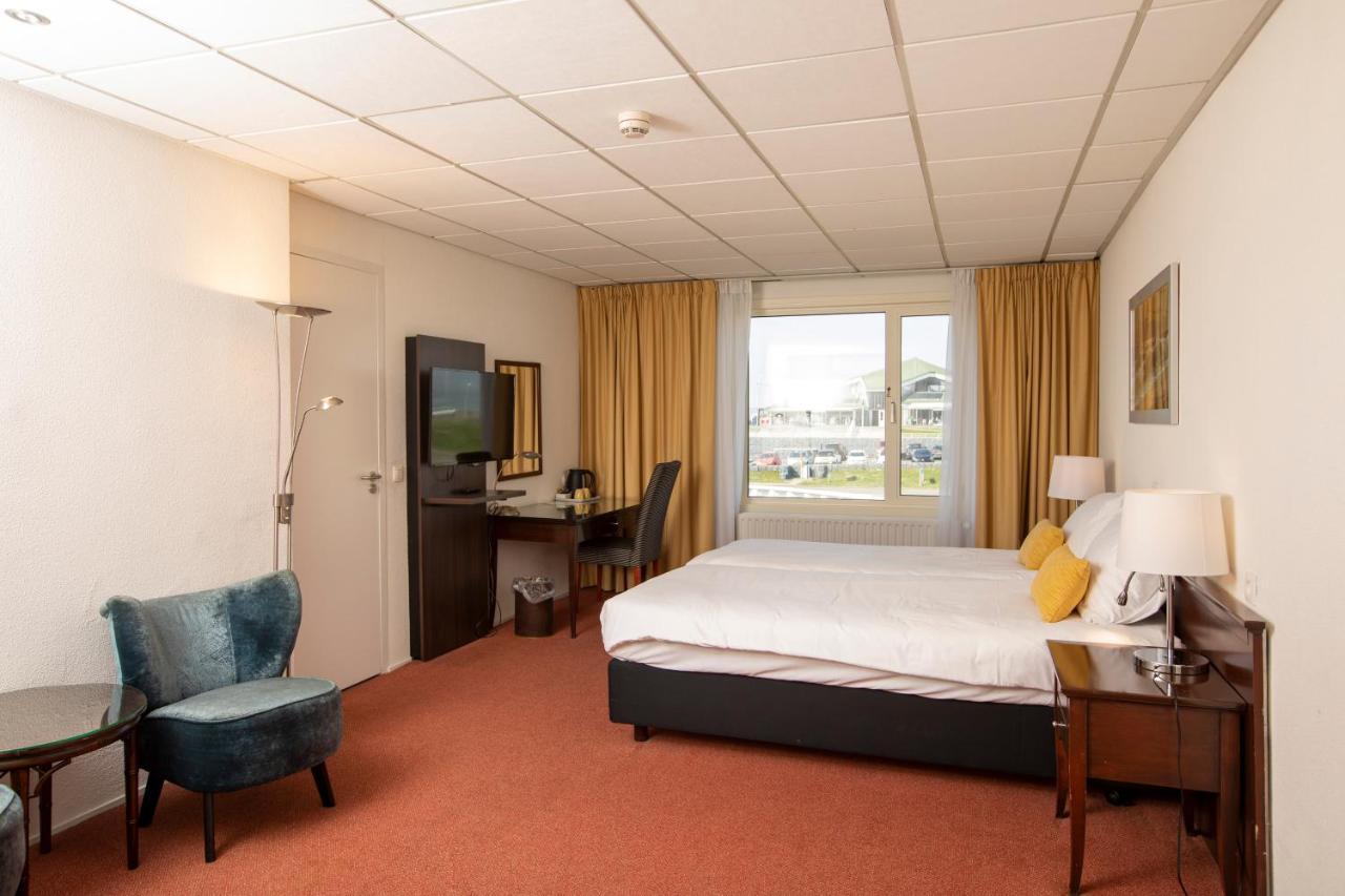 Hotel De Blaauwe Leeuw แตร์นอยเชิน ภายนอก รูปภาพ