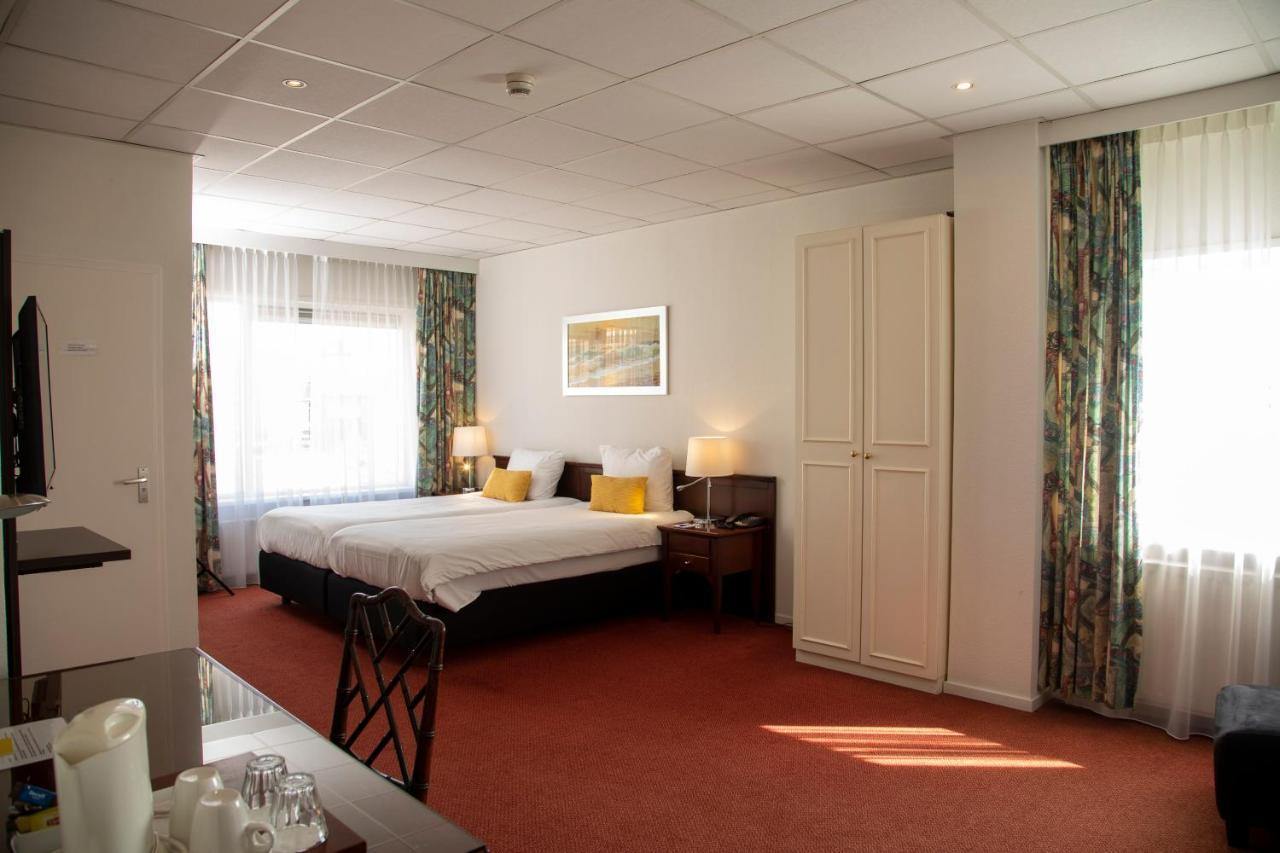 Hotel De Blaauwe Leeuw แตร์นอยเชิน ภายนอก รูปภาพ
