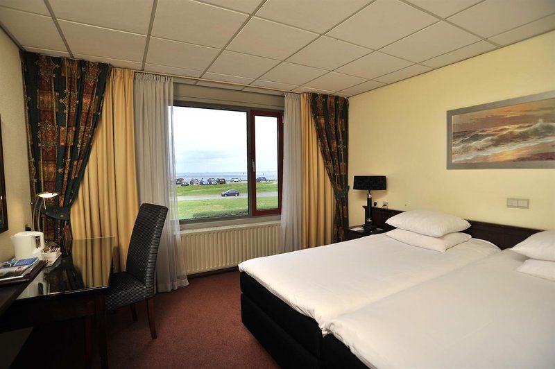 Hotel De Blaauwe Leeuw แตร์นอยเชิน ภายนอก รูปภาพ