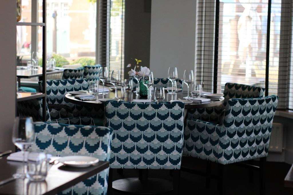 Hotel De Blaauwe Leeuw แตร์นอยเชิน ร้านอาหาร รูปภาพ