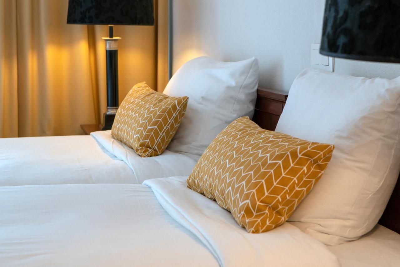 Hotel De Blaauwe Leeuw แตร์นอยเชิน ภายนอก รูปภาพ