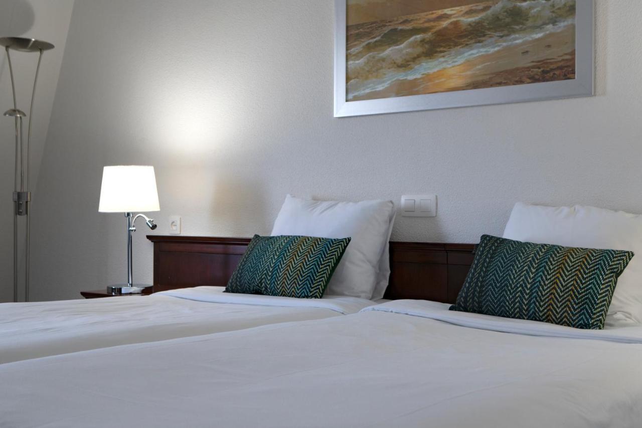 Hotel De Blaauwe Leeuw แตร์นอยเชิน ภายนอก รูปภาพ