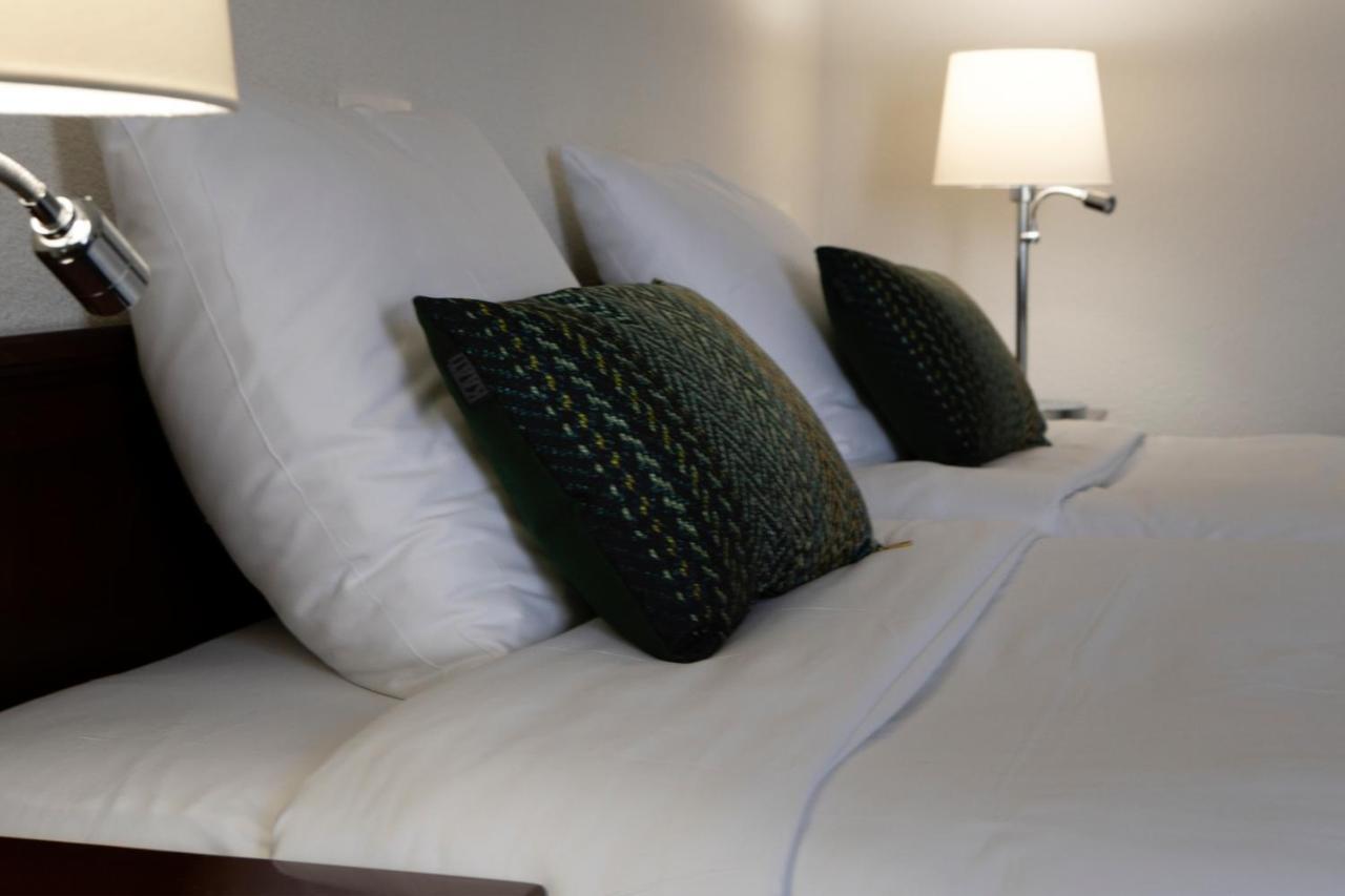 Hotel De Blaauwe Leeuw แตร์นอยเชิน ภายนอก รูปภาพ