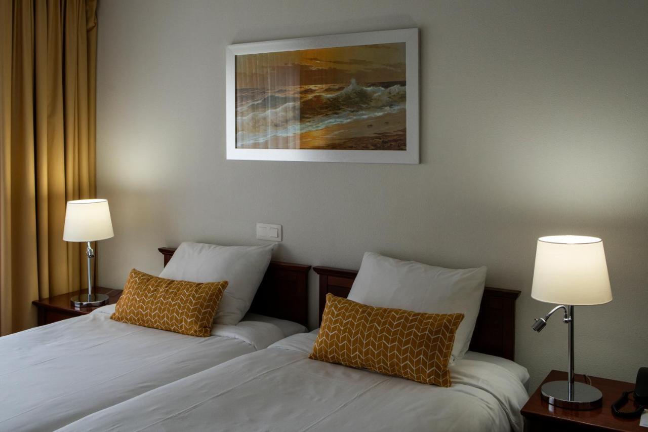 Hotel De Blaauwe Leeuw แตร์นอยเชิน ภายนอก รูปภาพ
